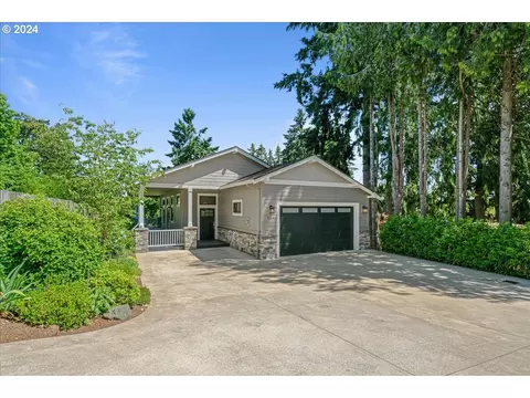 316 N Church St, Silverton, OR 97381