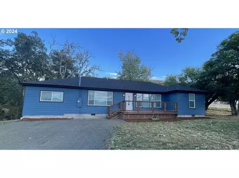1254 Lookingglass Rd, Roseburg, OR 97470
