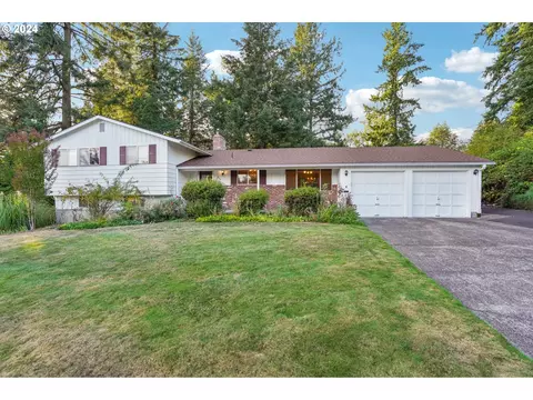 8600 SW Gayle Ln, Portland, OR 97225