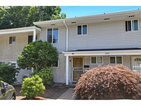 3535 SE Gladstone St #9, Portland, OR 97202