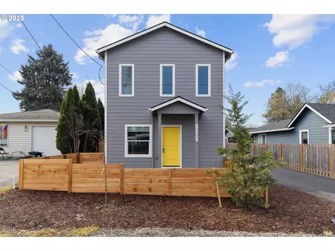 10482 SE Liebe St #A, Portland, OR 97266