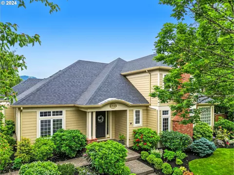 2705 Grand Cayman Dr, Eugene, OR 97408
