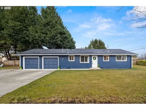 11235 NW Main St, North Plains, OR 97133