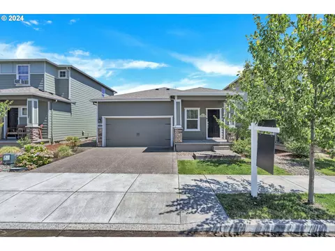 1409 W 15th Ave, La Center, WA 98629