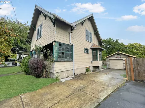 3766 SE 8th Ave, Portland, OR 97202
