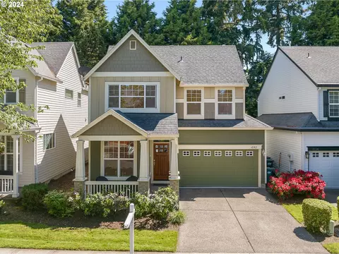 1052 SE Roundelay St, Hillsboro, OR 97123