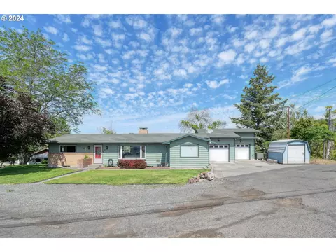 2 NE Nelson Dr, Pendleton, OR 97801