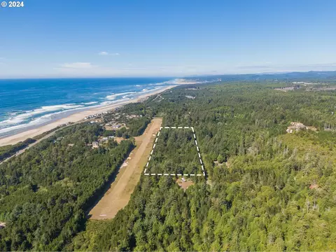 5940 SW Airport Ave, Waldport, OR 97394