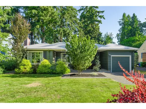 10019 NE Skidmore St, Portland, OR 97220