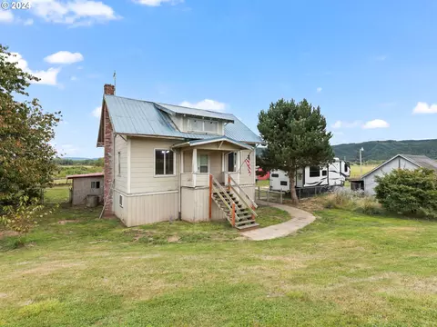 14043 Midland District Rd, Clatskanie, OR 97016
