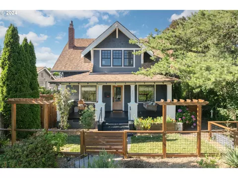 2601 N Sumner St, Portland, OR 97217