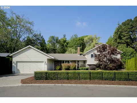 8934 SW Bohmann Pkwy, Portland, OR 97223