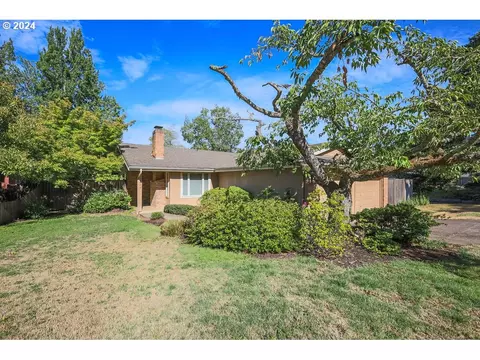 2444 Blackburn St, Eugene, OR 97405