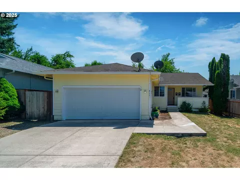 811 Arthur Ave, Cottage Grove, OR 97424