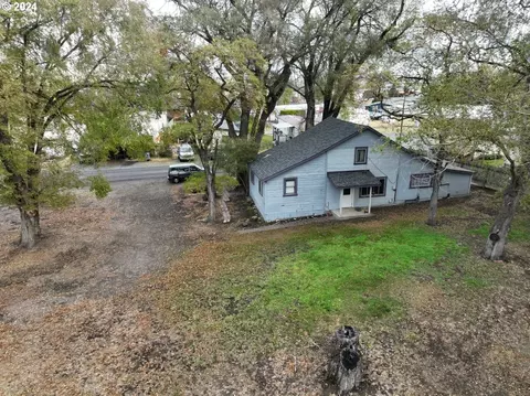 906 Verdant St, The Dalles, OR 97058