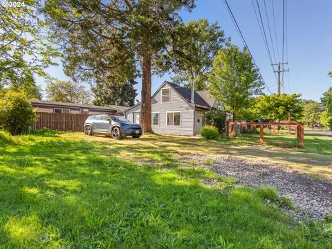 1208 Douglas St, Forest Grove, OR 97116