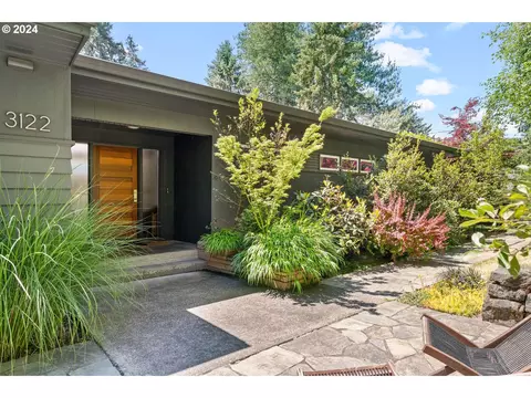 3122 SW Maricara St, Portland, OR 97219