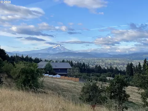 141 Hwy Hwy, White Salmon, WA 98672