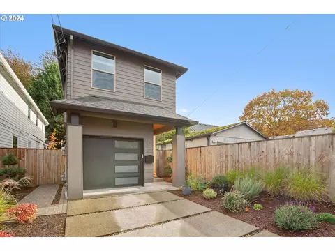 8450 N Seward Ave, Portland, OR 97217