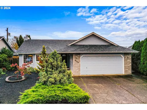 2174 Bonnie Ln, Springfield, OR 97477