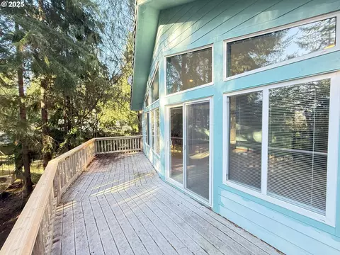 Exterior - 5938 View Loop, Florence, OR 97439 photo 5 of 7