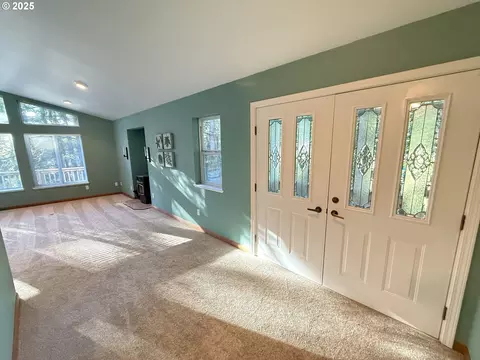 Entry Way - 5938 View Loop, Florence, OR 97439 photo 1 of 4