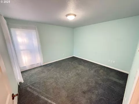 Bedroom - 5938 View Loop, Florence, OR 97439 photo 3 of 4