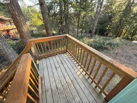 Exterior - 5938 View Loop, Florence, OR 97439 photo 7 of 7