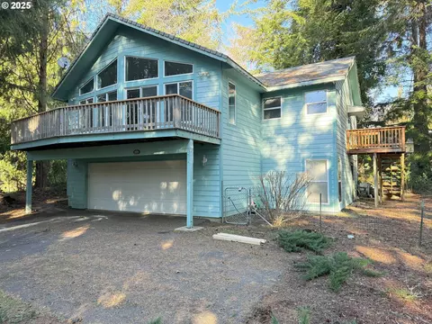 Exterior - 5938 View Loop, Florence, OR 97439 photo 2 of 7