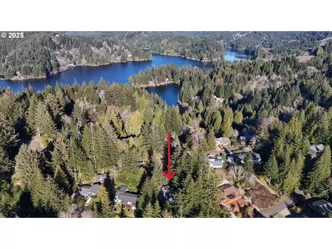 View/Area - 5938 View Loop, Florence, OR 97439 photo 2 of 8