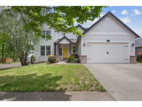 1214 S Sycamore St, Canby, OR 97013