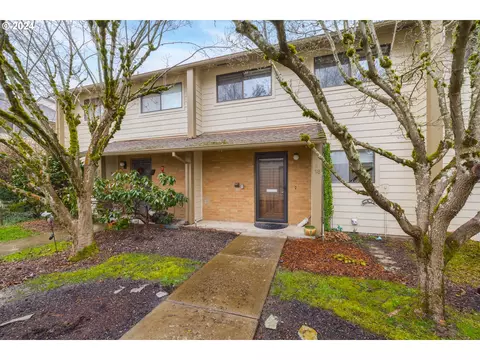 1100 N Meridian St UNIT 18, Newberg, OR 97132