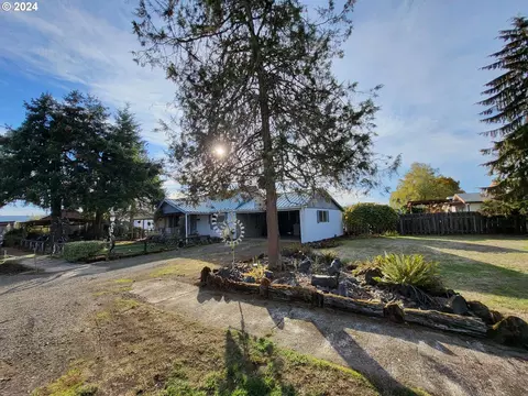 438 SE Clark St, Sheridan, OR 97378