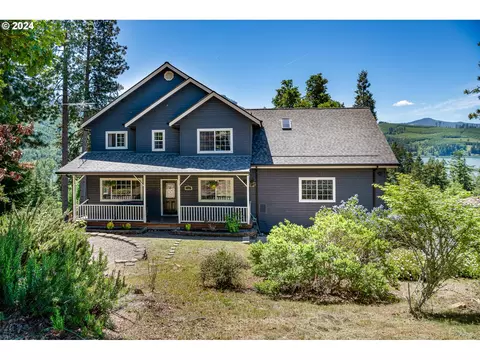 630 Sunridge Ln, Lowell, OR 97452