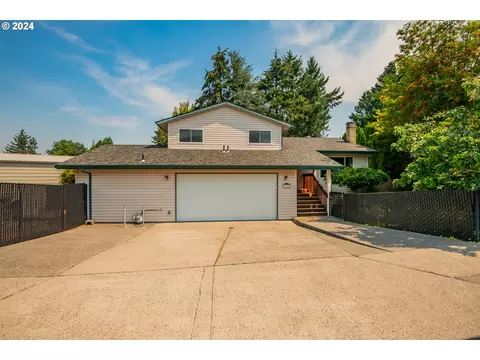 2140 SE Paloma Dr, Gresham, OR 97080