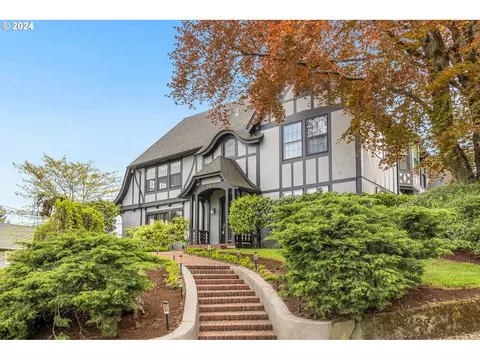 2804 NW Cumberland Rd, Portland, OR 97210