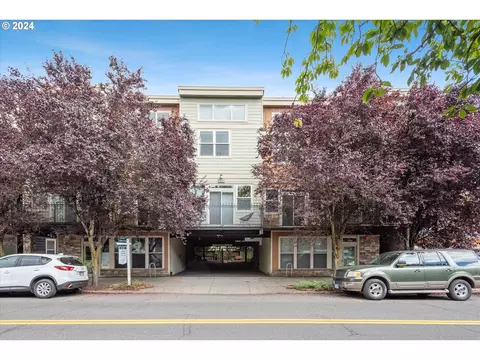 7520 SE Milwaukie Ave #202, Portland, OR 97202