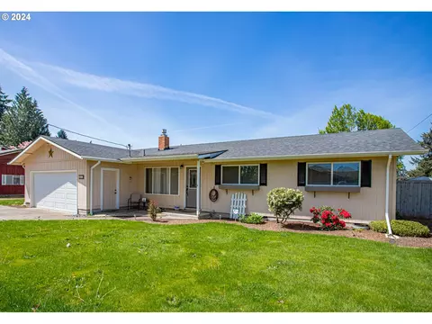 3533 Hoodview Dr, Hubbard, OR 97032