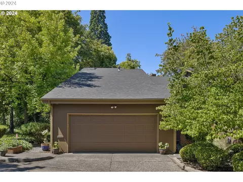 10511 SE Crystal Lake Ln, Milwaukie, OR 97222