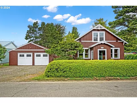 305 SE 35th St, South Beach, OR 97366