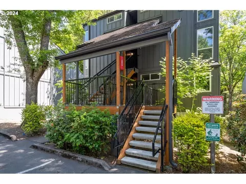 100 Kerr Pkwy #54, Lake Oswego, OR 97035