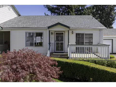11223 SE Stark St, Portland, OR 97216