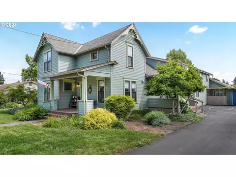 307 5th St, Amity, OR 97101