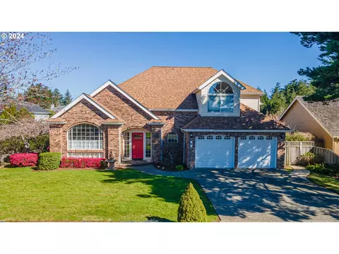2380 Oregon St, North Bend, OR 97459