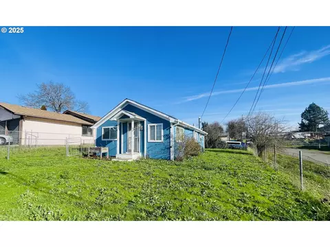 110 SE Darrell Ave, Winston, OR 97496