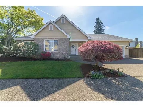 985 Chateau Meadows Dr, Eugene, OR 97401