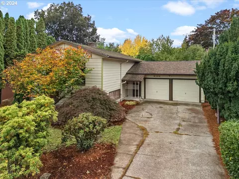 4302 SE Fieldcrest Dr, Milwaukie, OR 97222