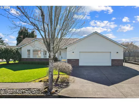 19338 Hazelgrove Dr, Oregon City, OR 97045