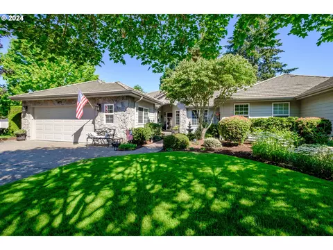 695 Castle Pines Dr, Keizer, OR 97303