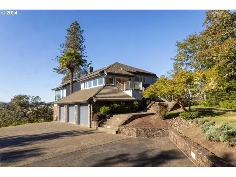 139 Birdie Ln, Roseburg, OR 97471